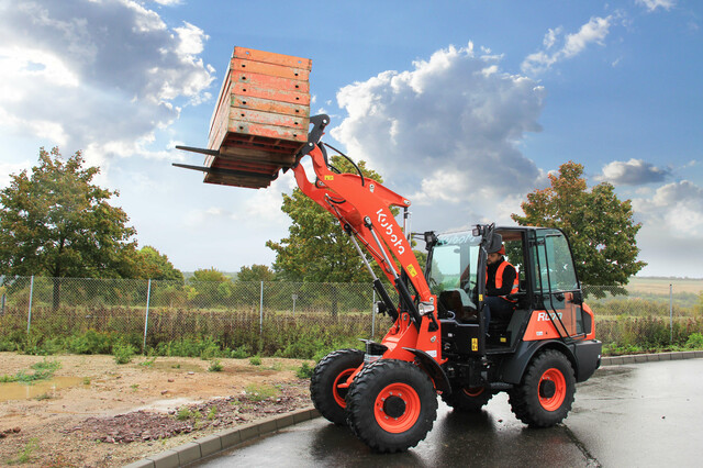 Kubota-Radlader-R070-Boehrer-Baumaschinen-2